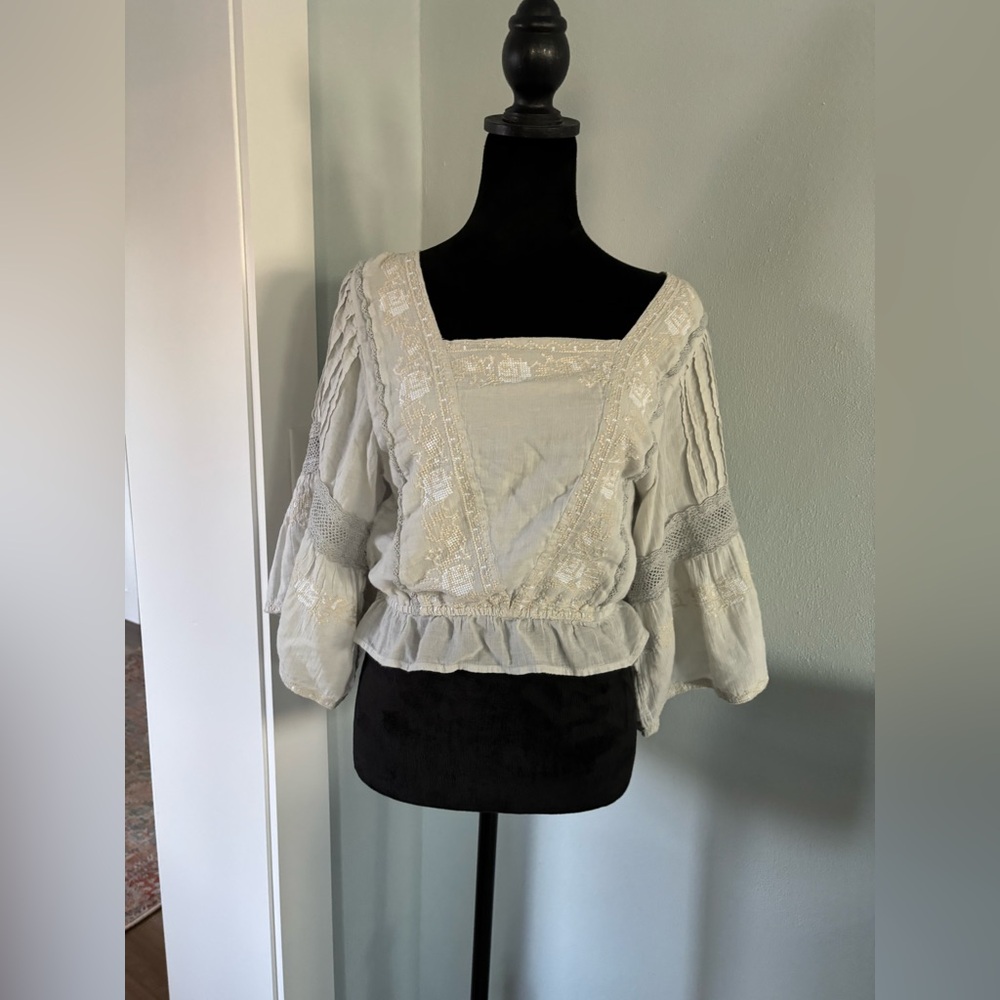 American Eagle Outfitters XS peasant top